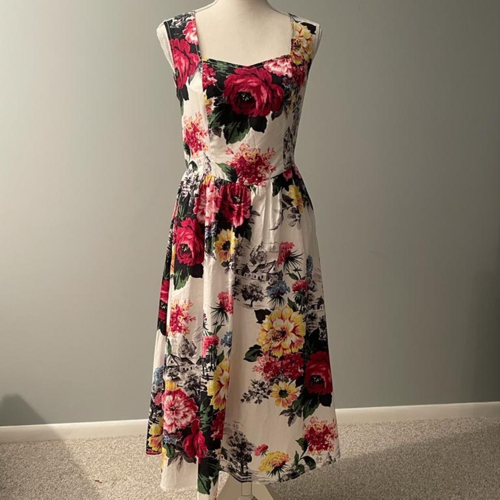 Anthropologie Floral dress Size 6.